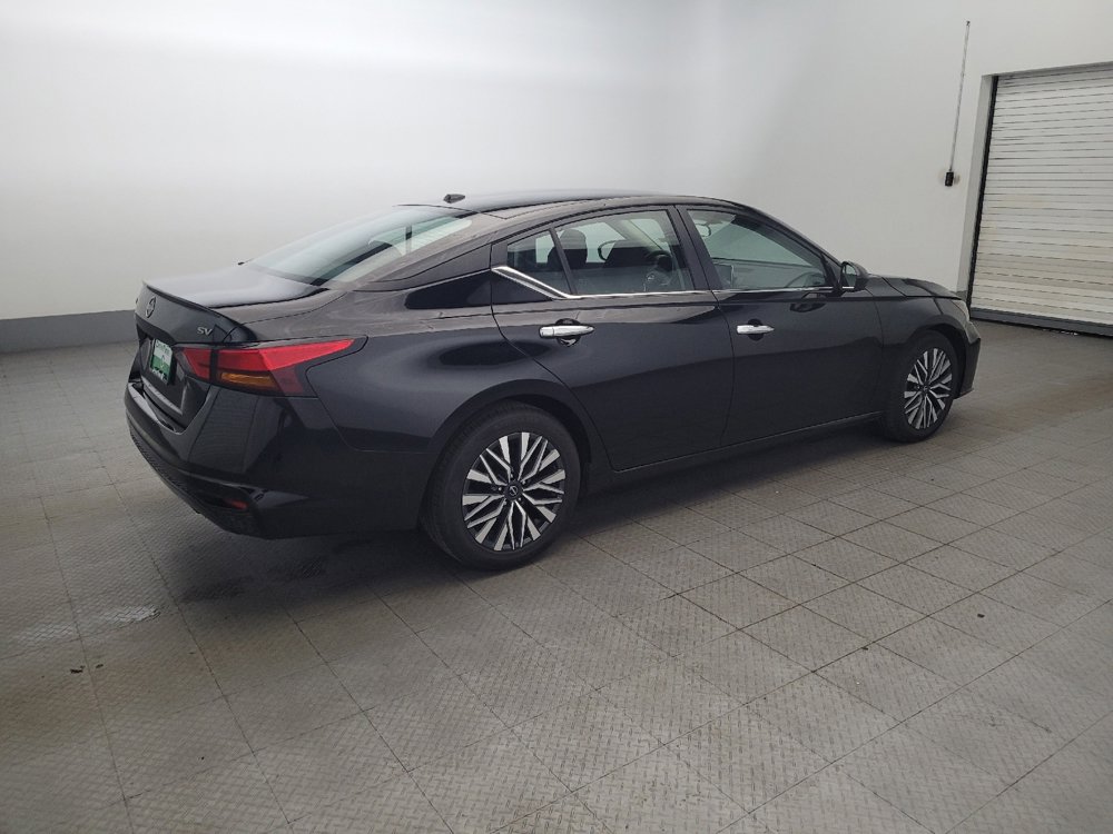 Used 2024 Nissan Altima 2.5 SV image 10