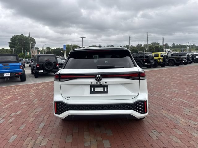 Used 2026 Volkswagen Tiguan SE R-Line FWD image 13