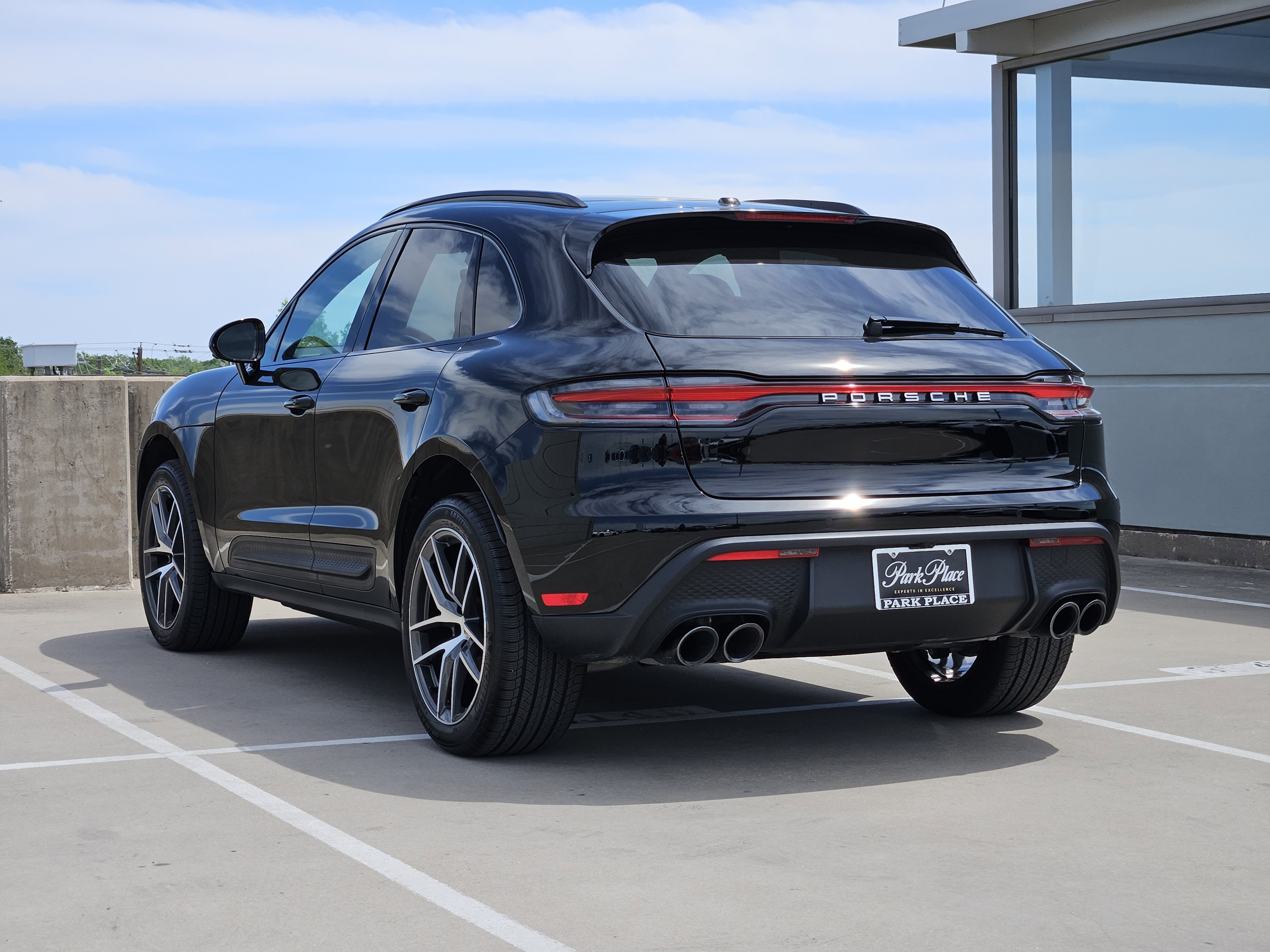 Certified 2026 Porsche Macan image 3