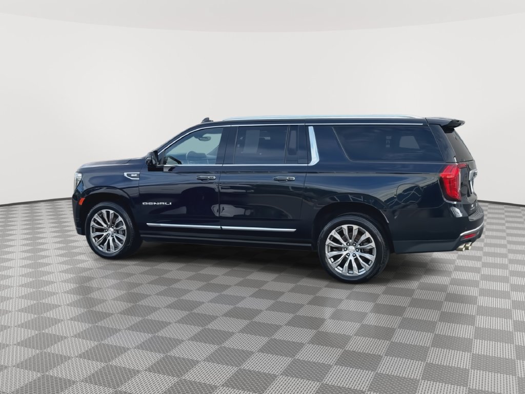 Used 2021 GMC Yukon XL Denali w/ Denali Premium Package AWD/4WD image 7