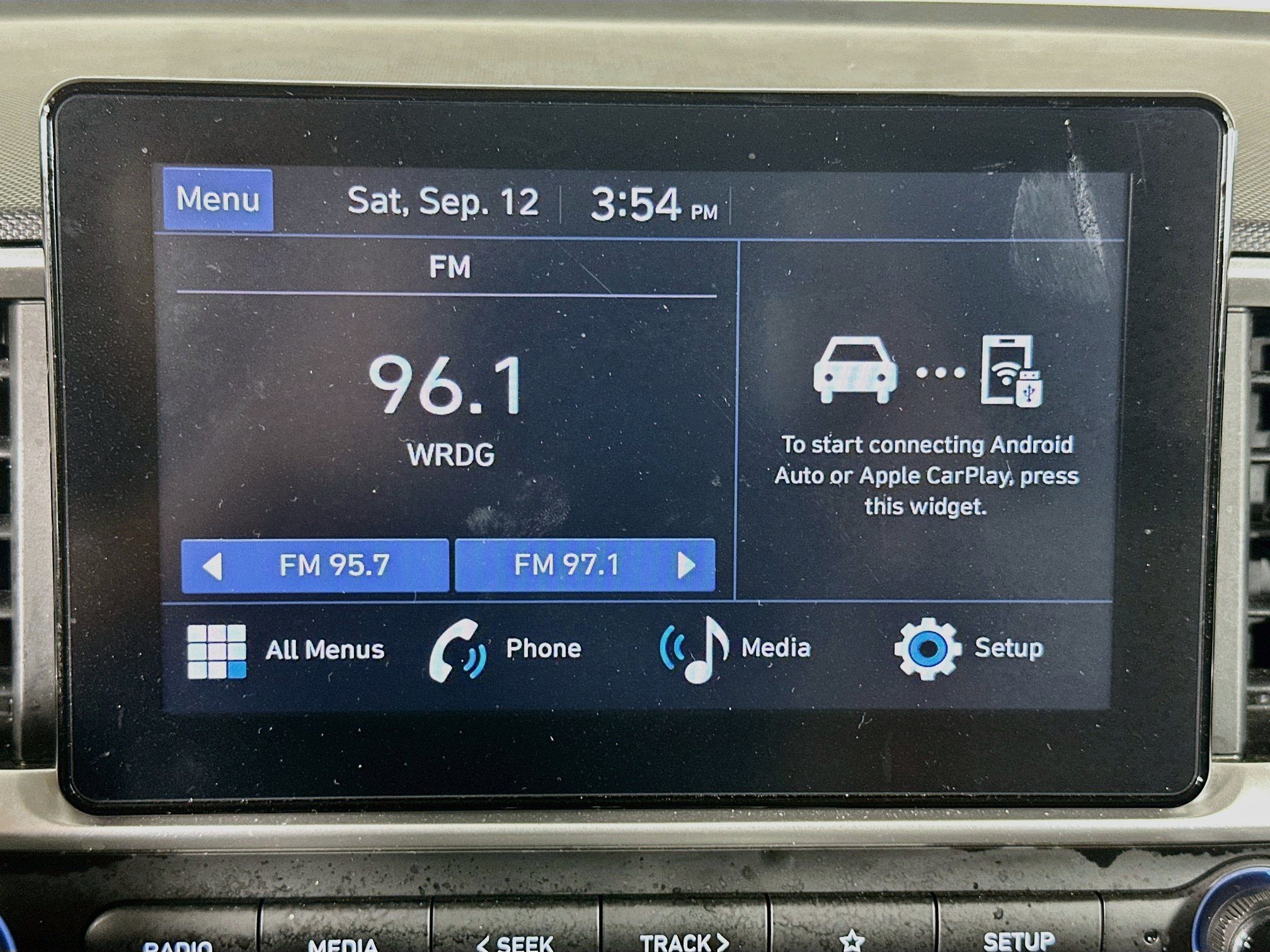 Used 2025 Hyundai Venue SEL FWD image 19