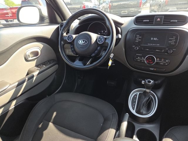 Used 2017 Kia Soul + FWD image 23