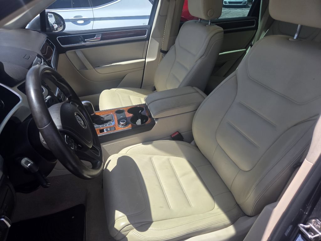 Used 2013 Volkswagen Touareg VR6 AWD/4WD image 5