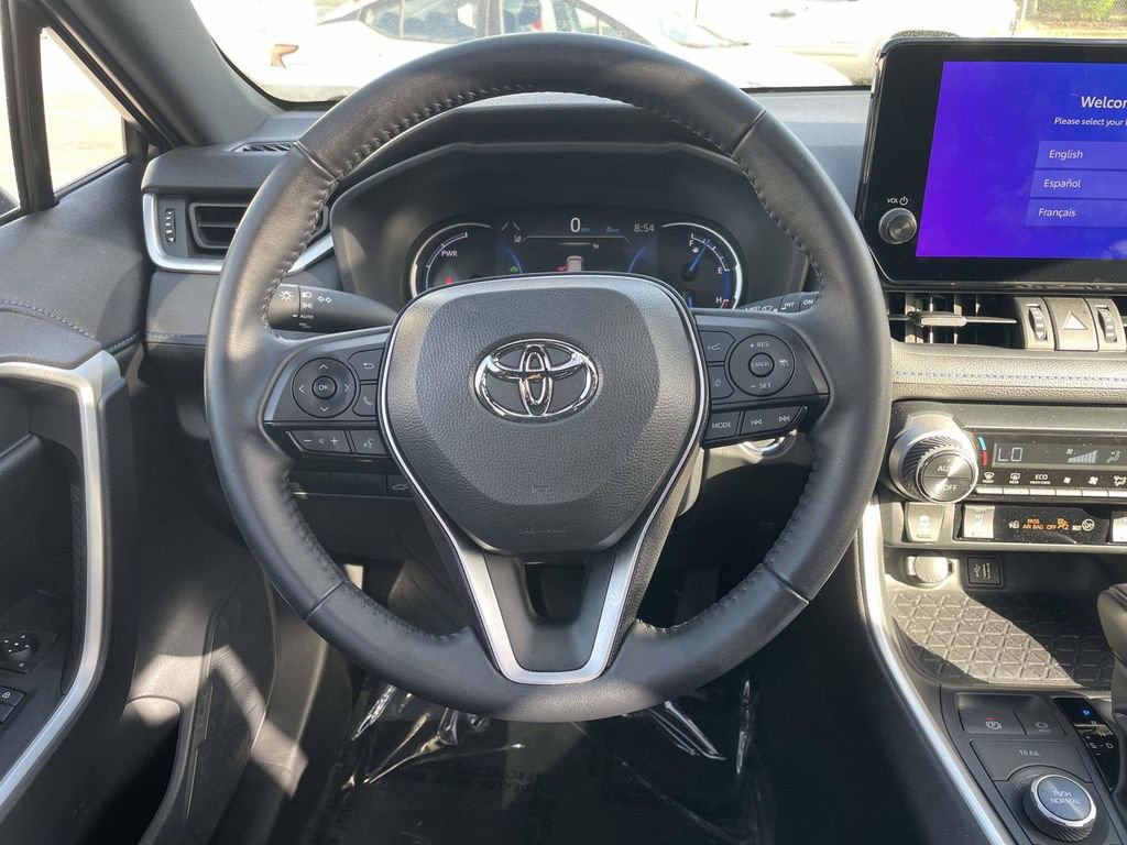 Used 2025 Toyota RAV4 XSE AWD/4WD image 24