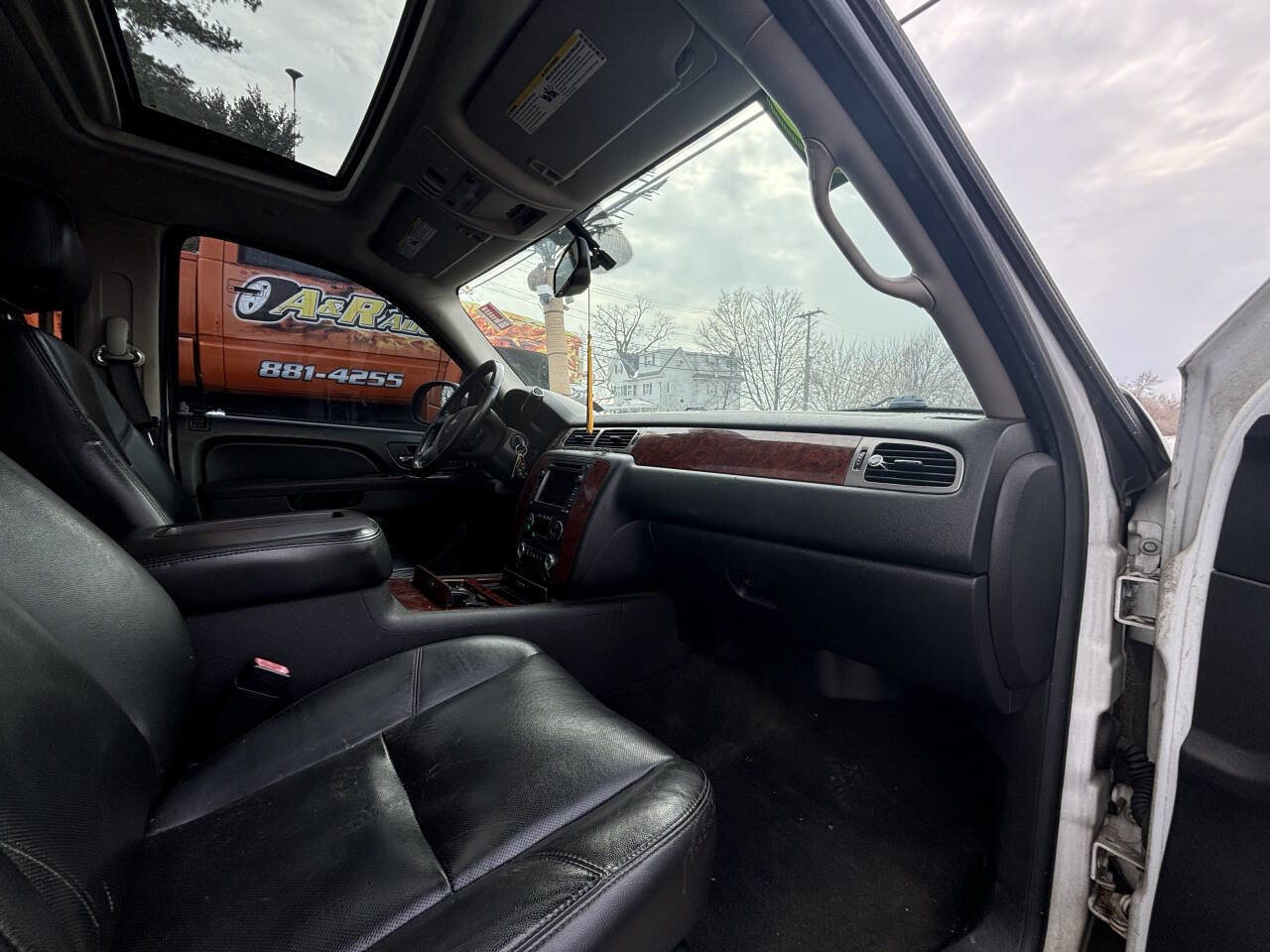 Used 2010 Chevrolet Tahoe LTZ image 19