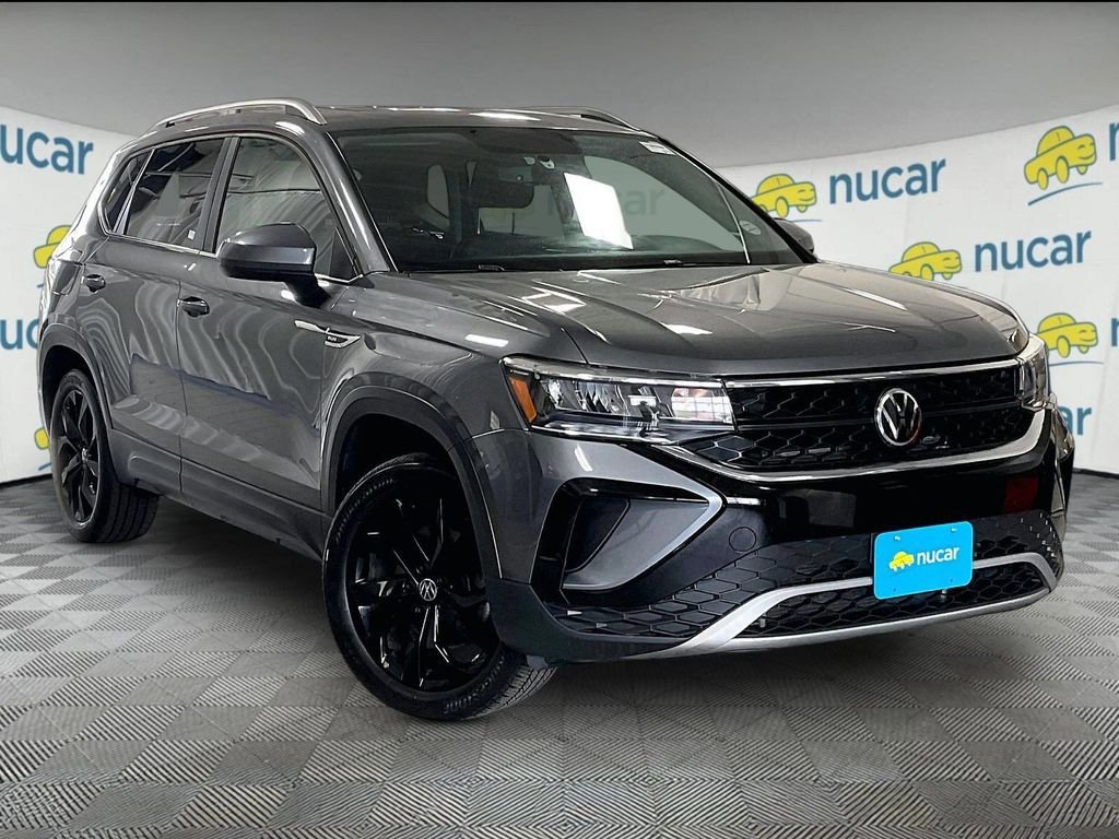 Used 2022 Volkswagen Taos SE w/ Panoramic Sunroof Package AWD/4WD image 1