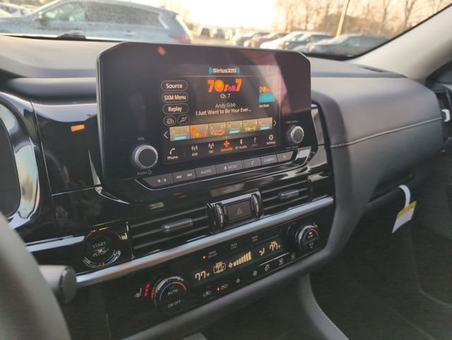 New 2025 Nissan Pathfinder SV w/ Black Appearance Package image 21