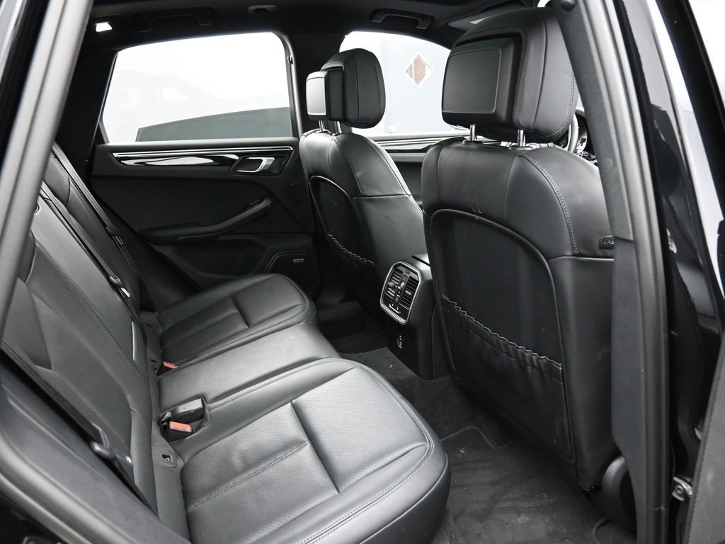 Certified 2023 Porsche Macan S image 27