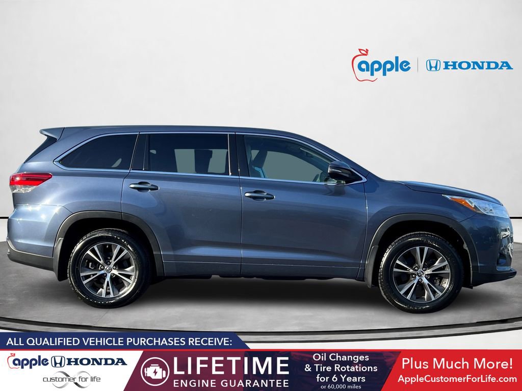 Used 2018 Toyota Highlander LE AWD/4WD video 3