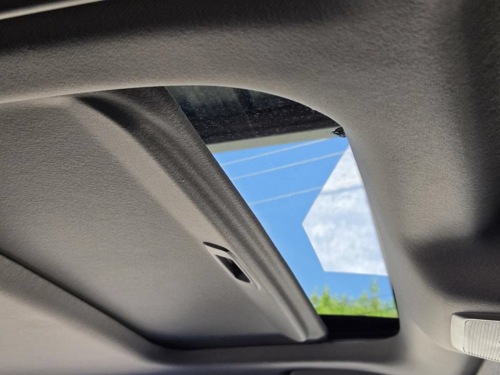New 2026 Nissan Sentra SR w/ SR Premium Package FWD image 10