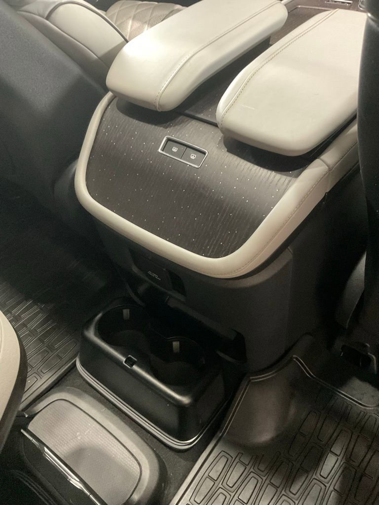 Used 2025 Lincoln Navigator L Black Label w/ Black Label Special Edition image 18