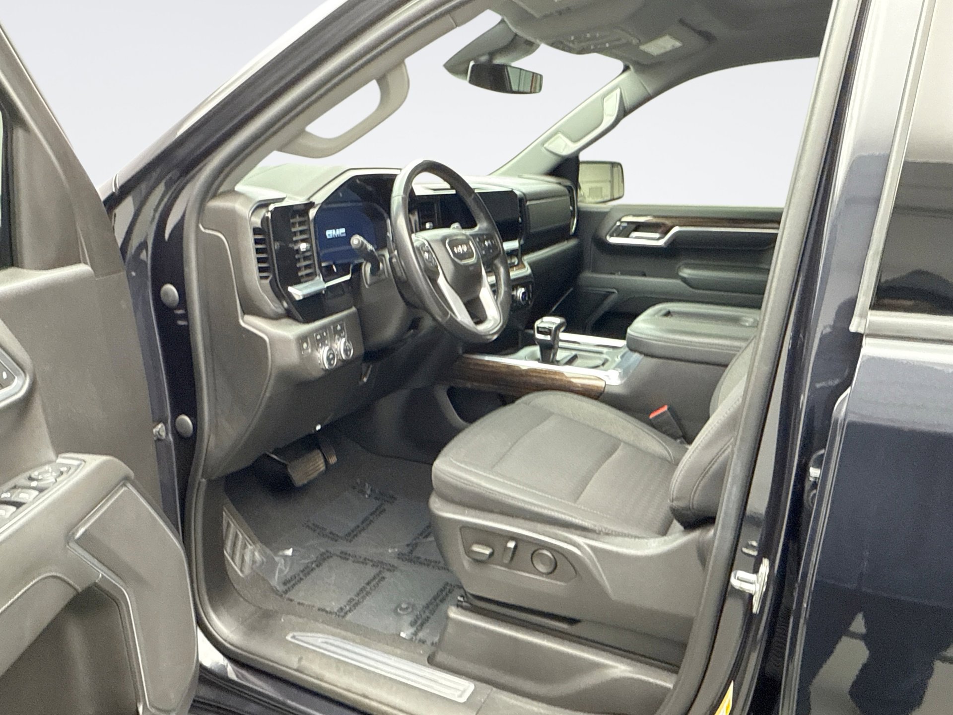 Used 2022 GMC Sierra 1500 Elevation w/ X31 Off-Road Package image 10