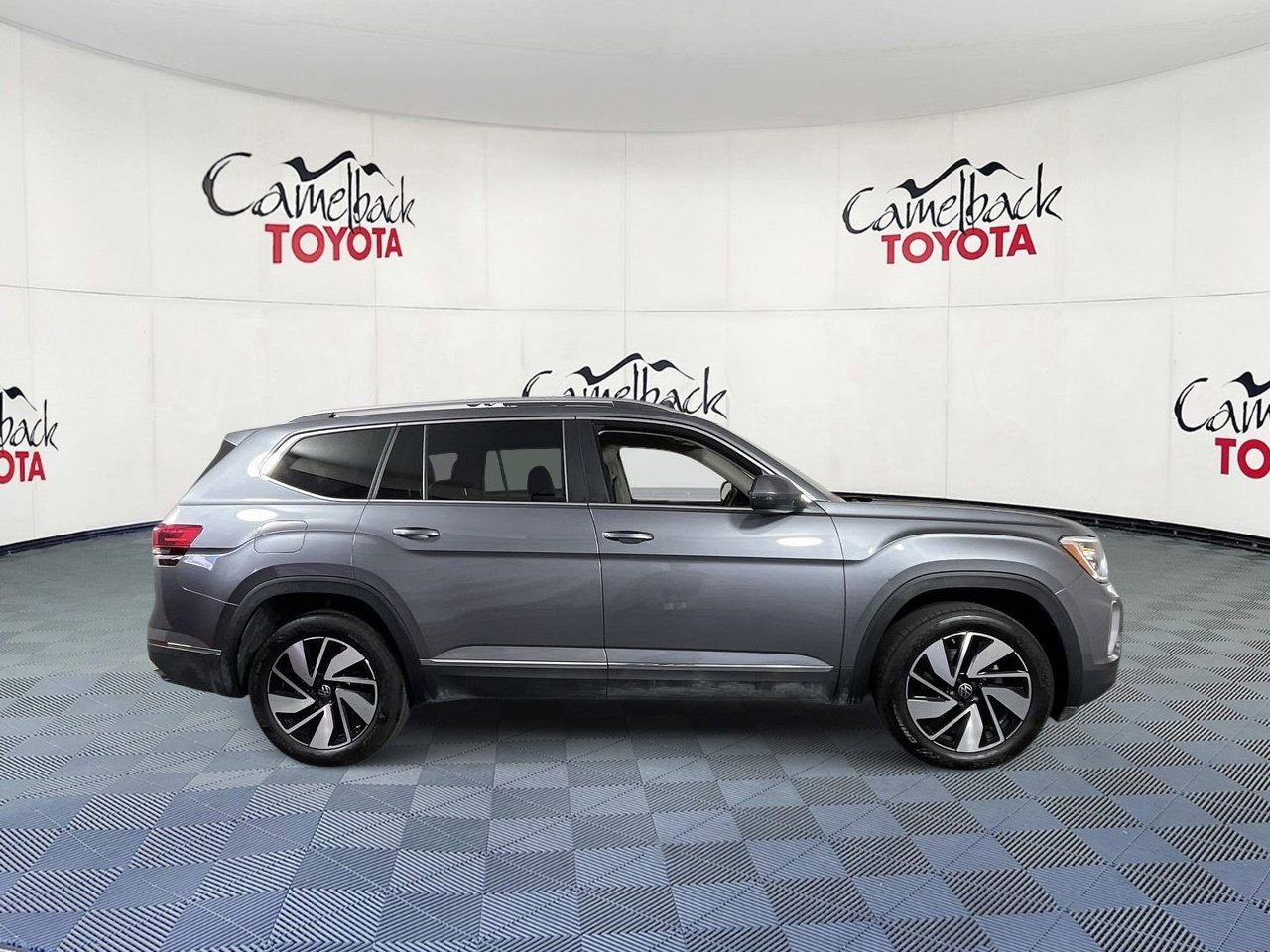 Used 2025 Volkswagen Atlas SEL image 8