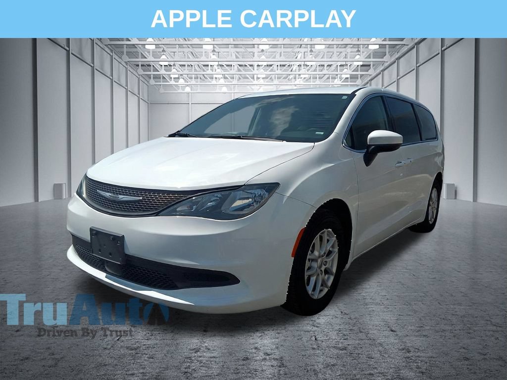 Used 2023 Chrysler Voyager LX FWD image 3