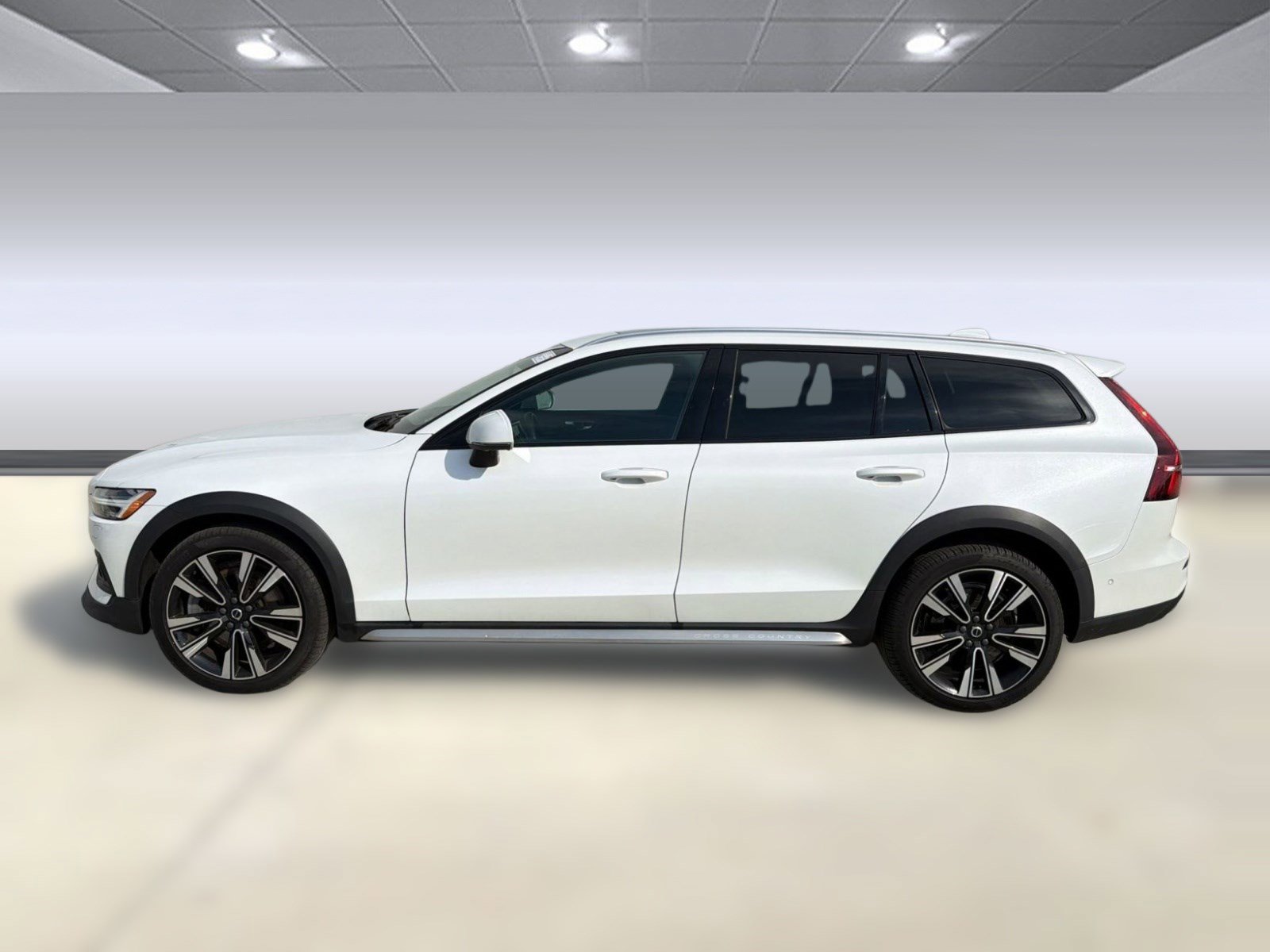 Certified 2024 Volvo V60 B5 Cross Country Ultimate image 2