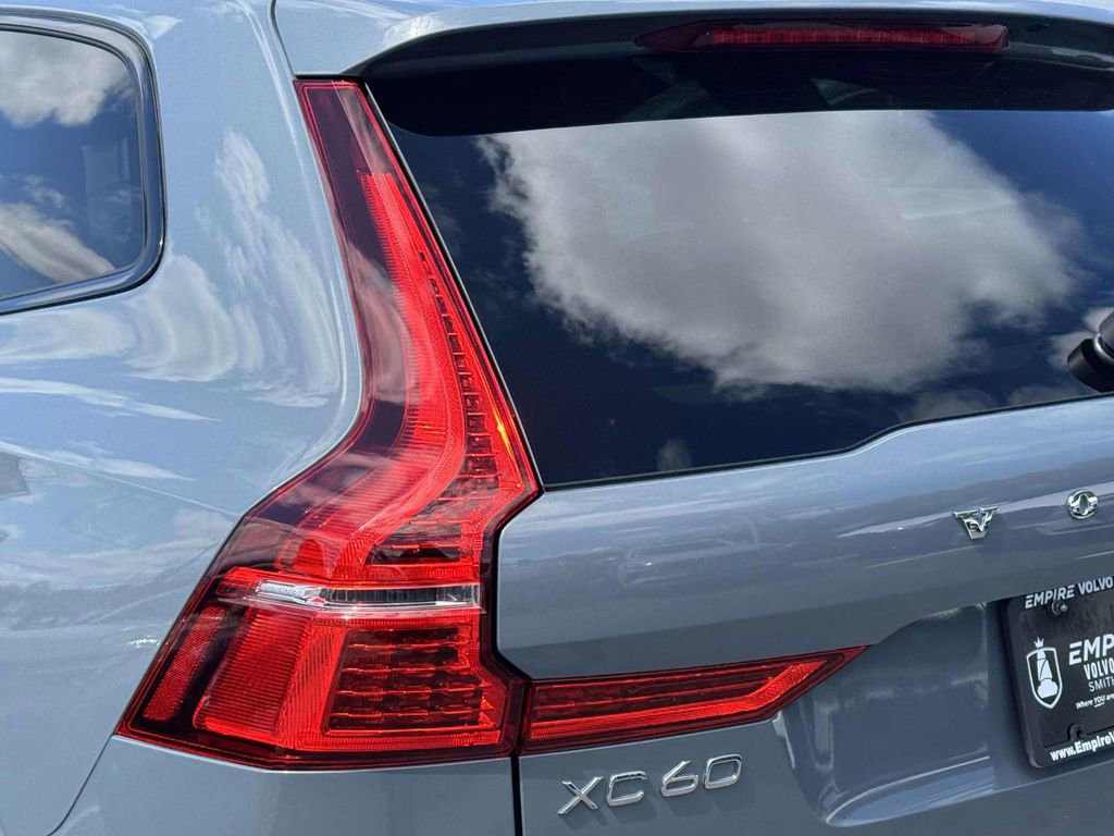 Certified 2023 Volvo XC60 B5 Plus w/ Climate Package image 8