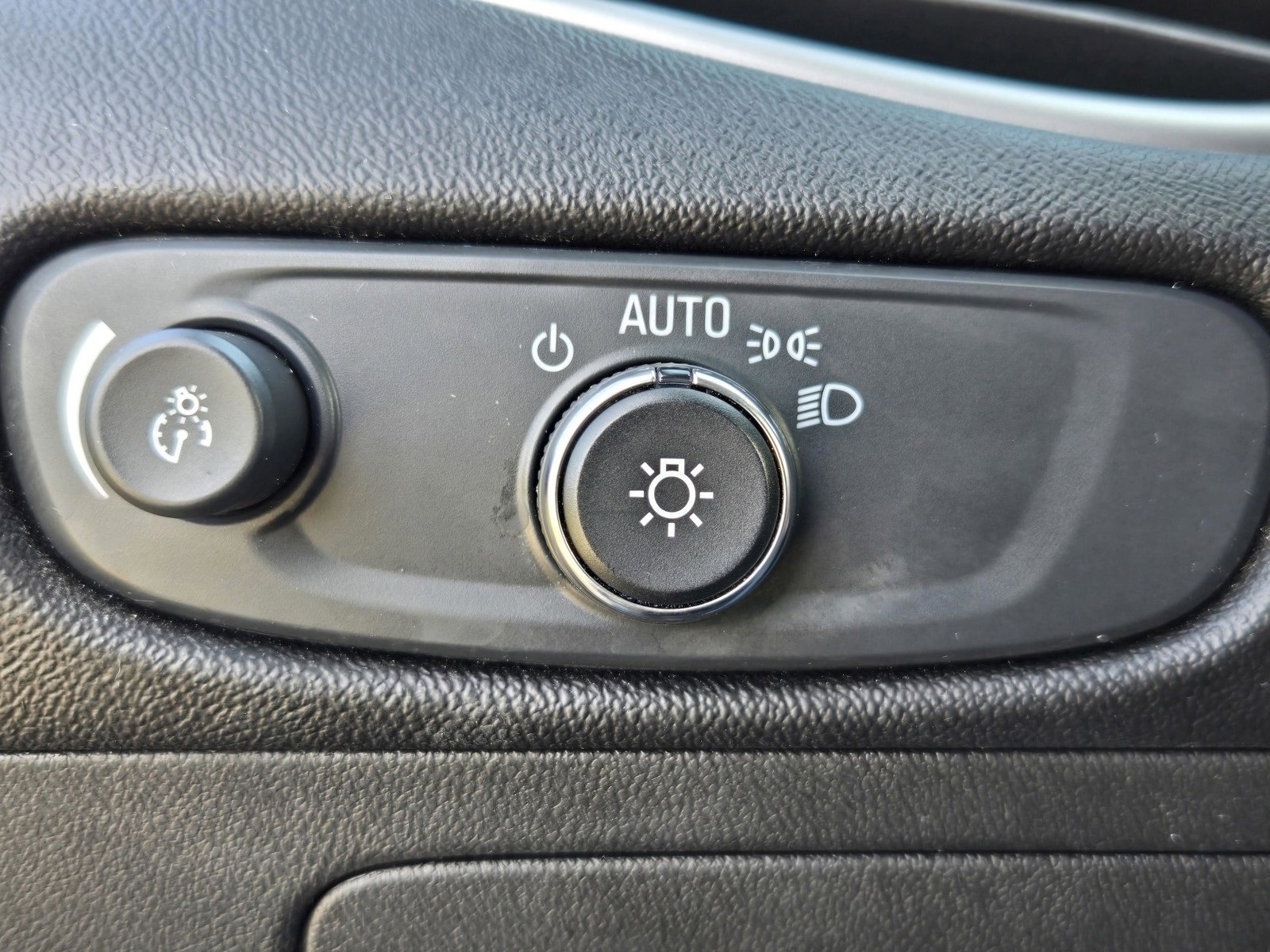 Used 2024 Chevrolet Malibu LT image 20