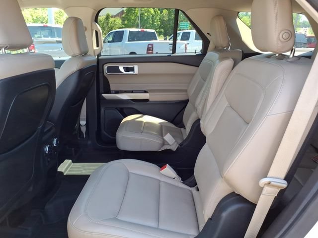 Used 2020 Ford Explorer XLT w/ Equipment Group 202A AWD/4WD image 12