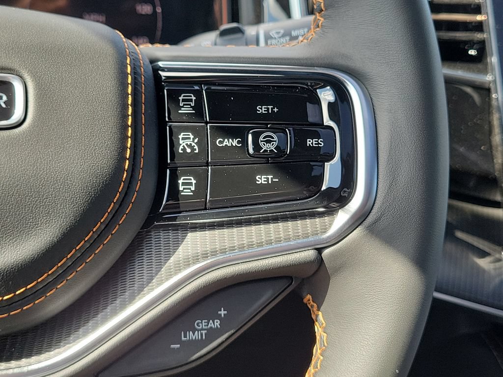 New 2026 Jeep Grand Wagoneer Summit AWD/4WD image 22