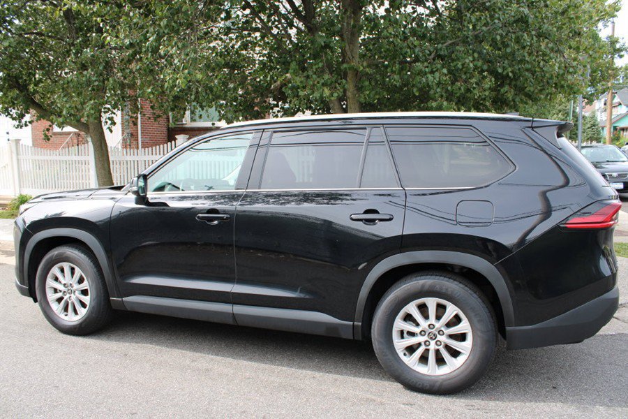 Used 2025 Toyota Grand Highlander AWD image 5