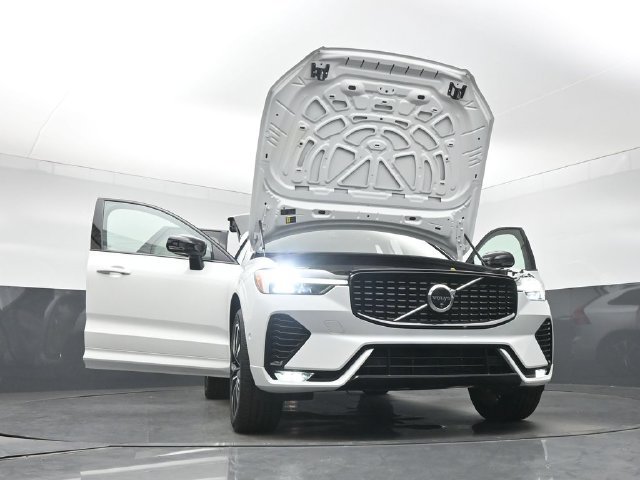 Used 2024 Volvo XC60 B5 Plus AWD/4WD image 49
