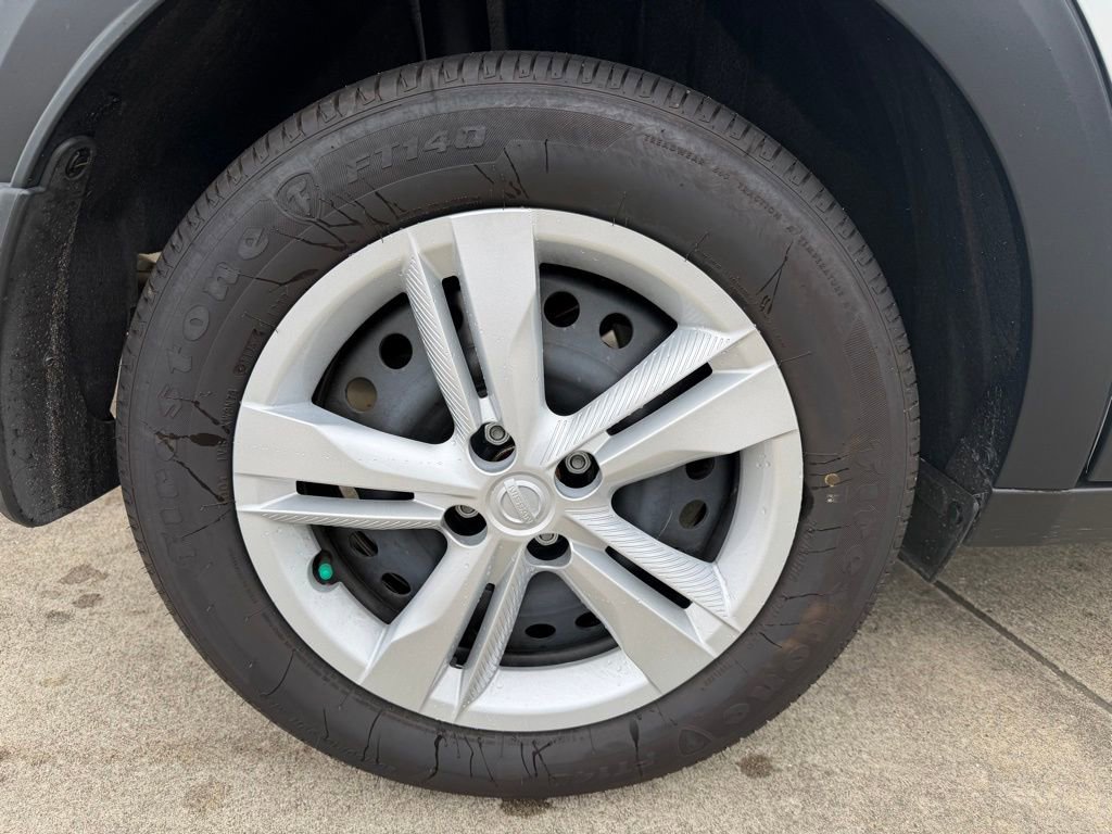 Used 2025 Nissan Kicks Play S image 6