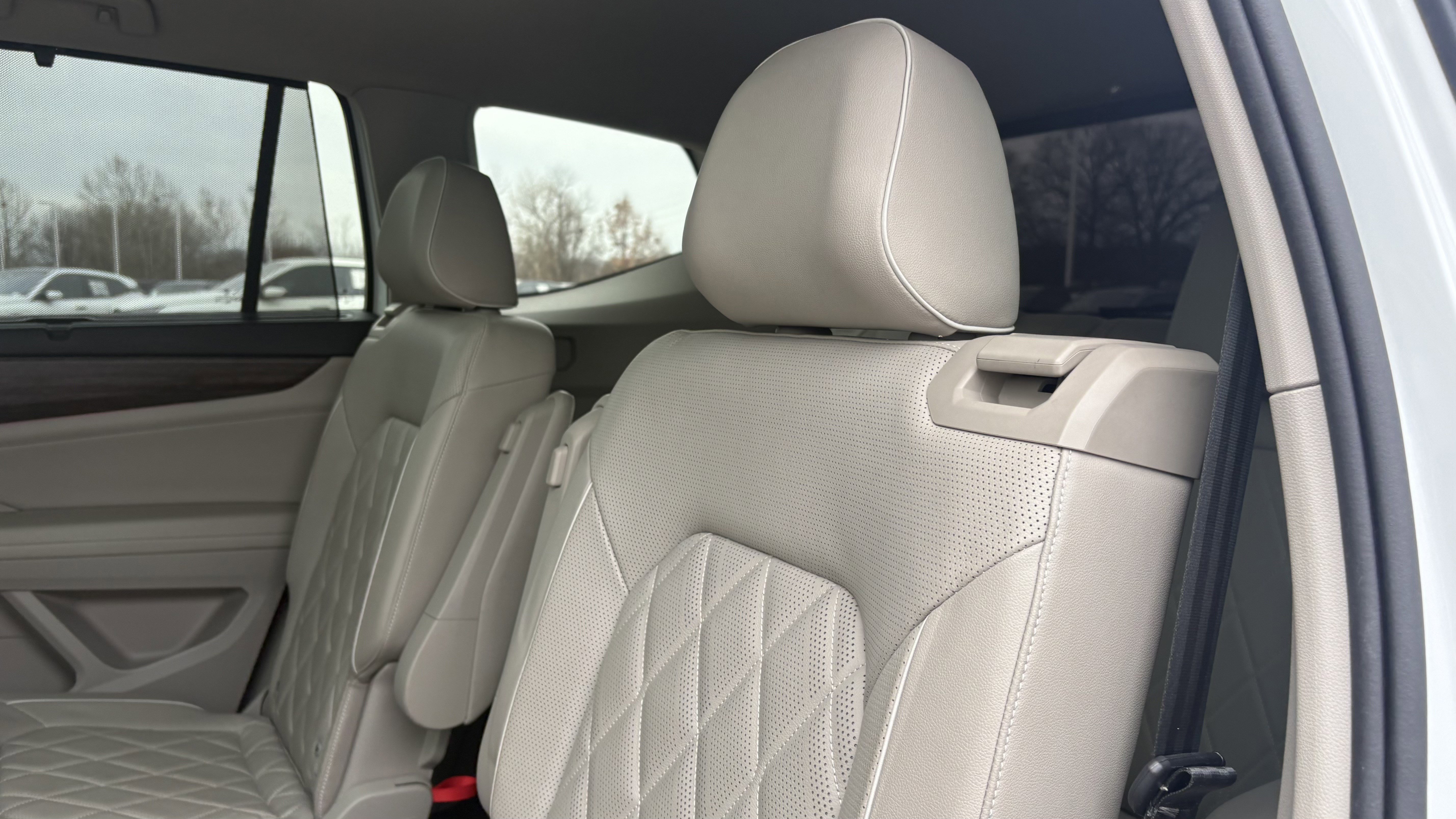 Used 2024 Volkswagen Atlas SEL Premium R-Line AWD/4WD image 29