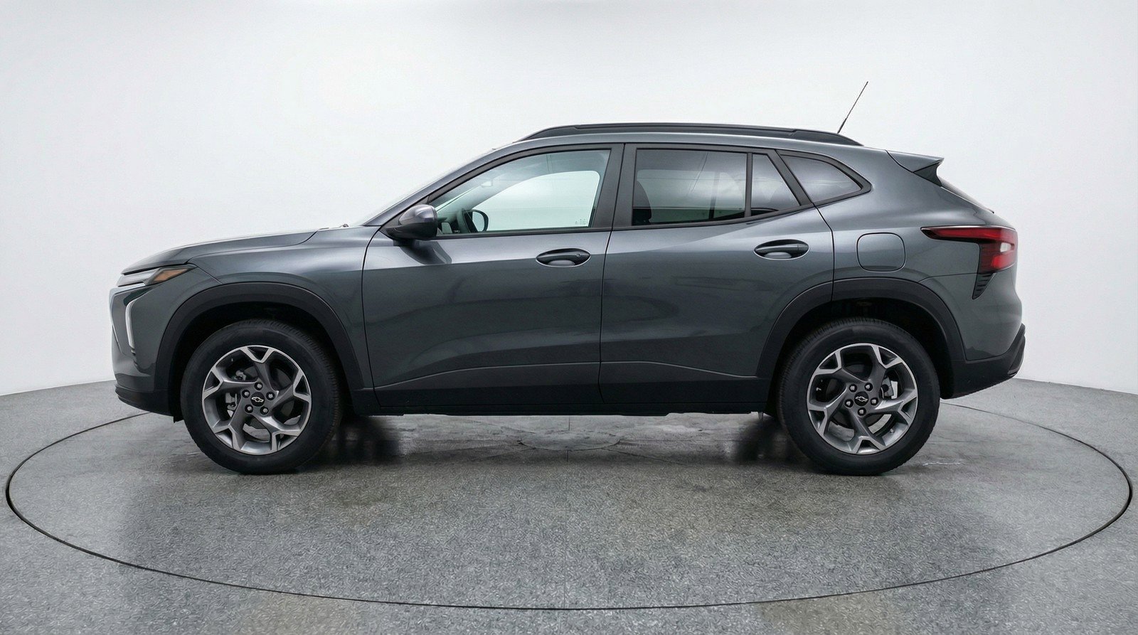 Used 2025 Chevrolet Trax LT image 5