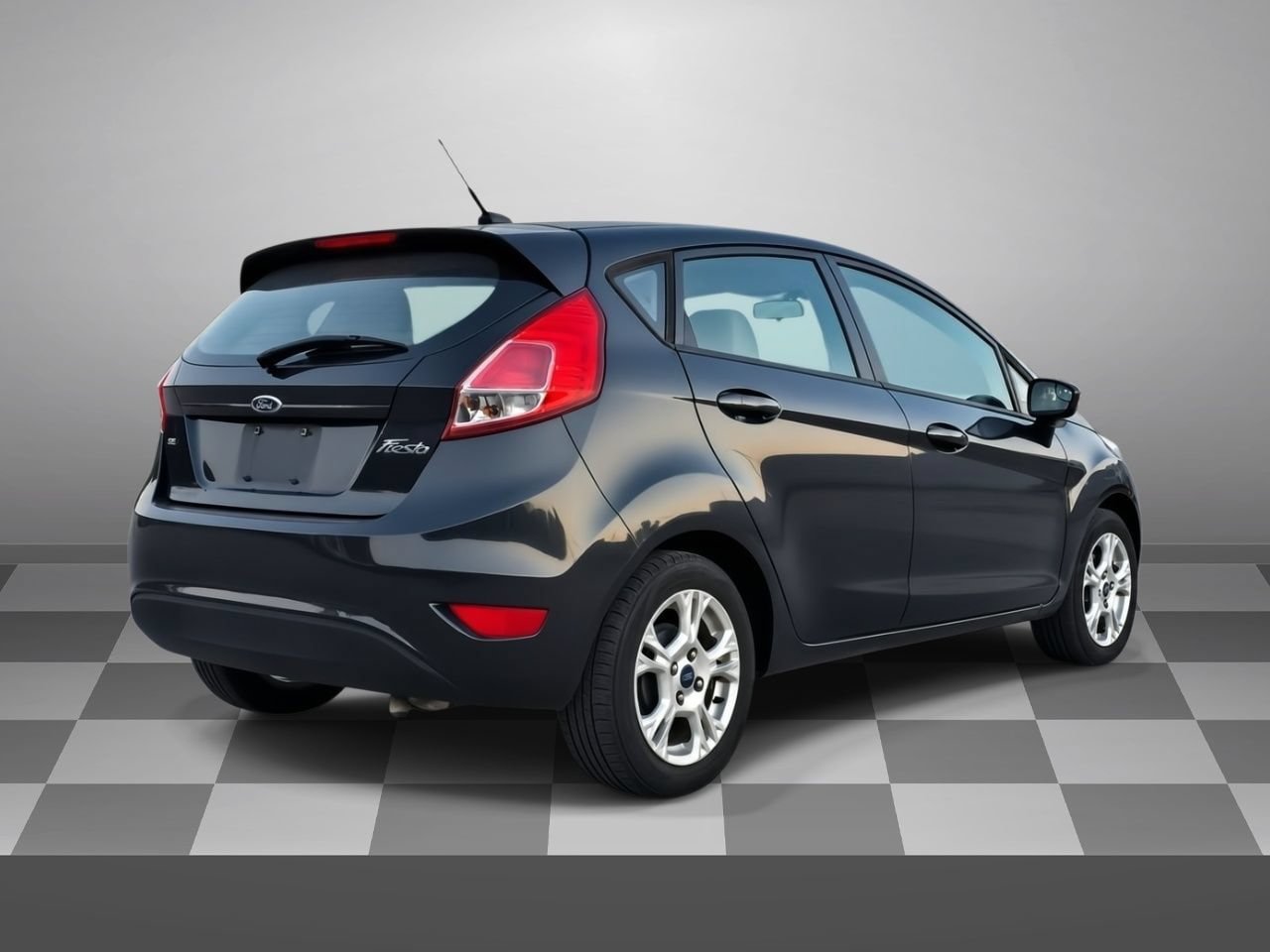 Used 2014 Ford Fiesta SE FWD image 6