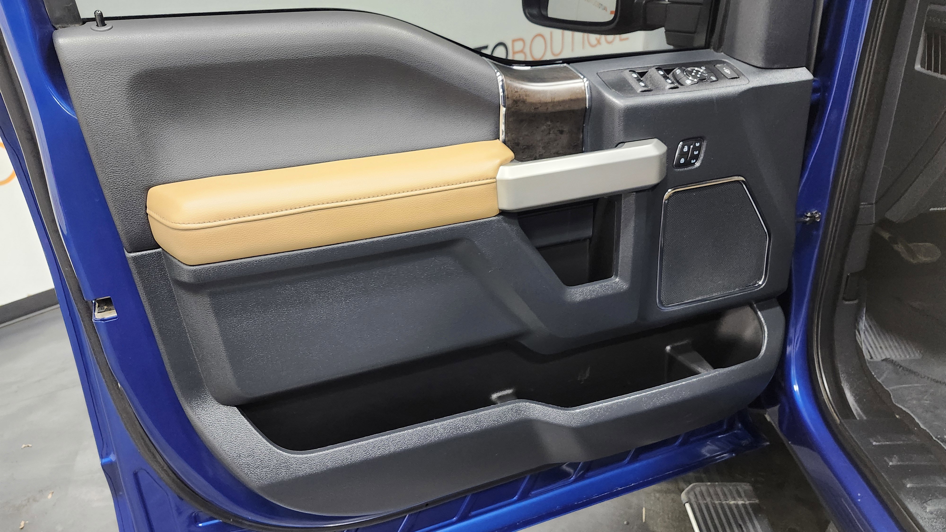 Used 2022 Ford F350 Lariat w/ Lariat Ultimate Package image 25