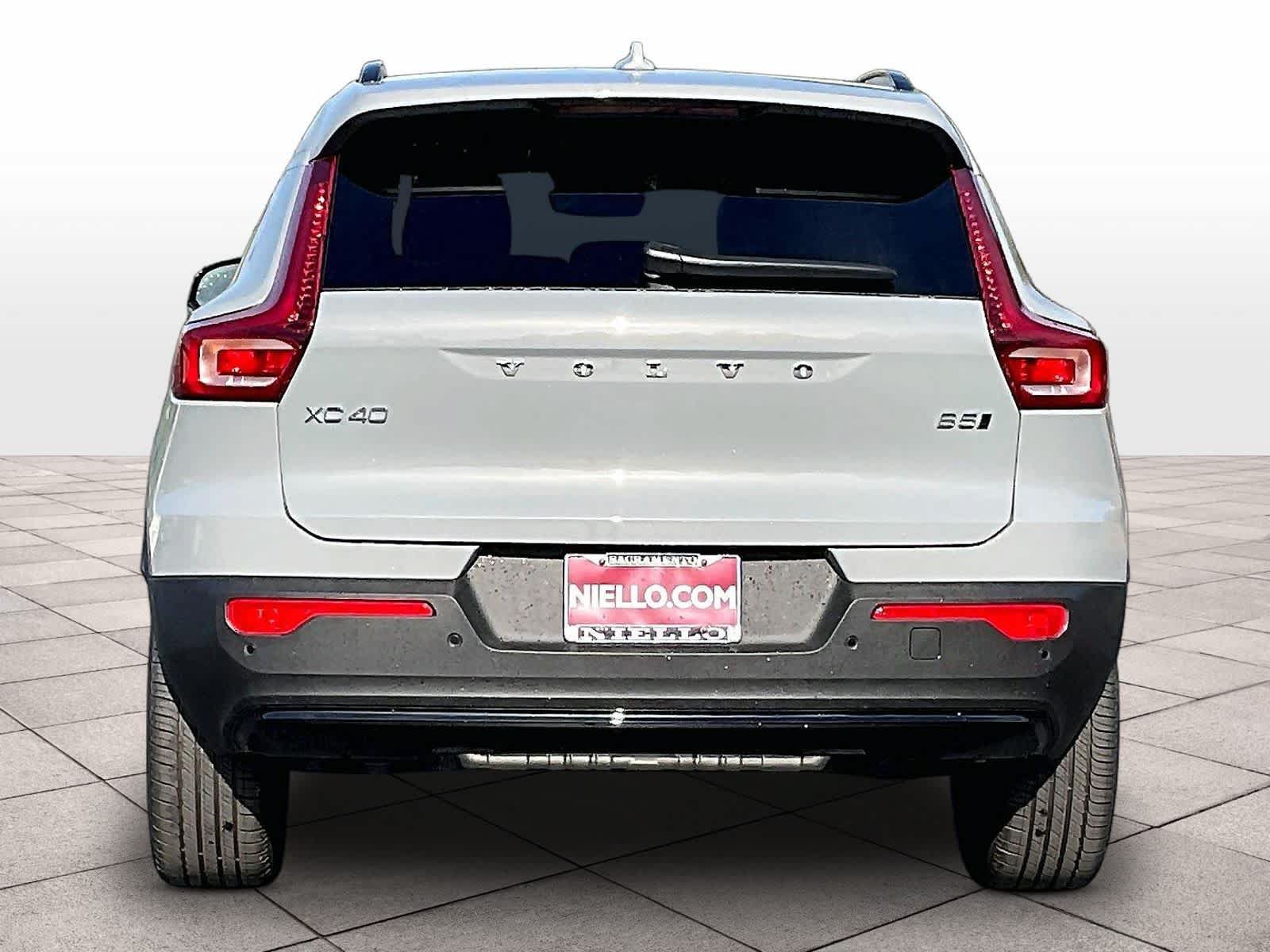 New 2026 Volvo XC40 B5 Plus w/ Protection Package Premier AWD/4WD image 6
