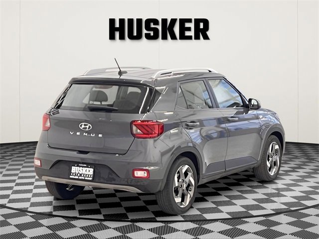 Used 2025 Hyundai Venue SEL image 5