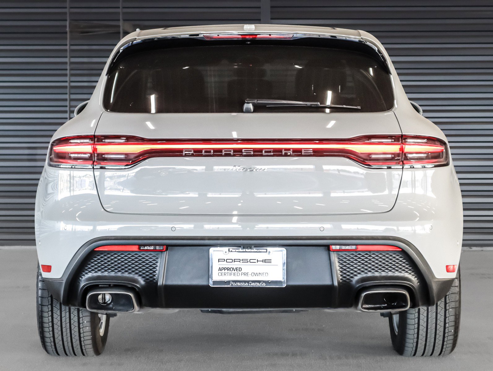 Certified 2023 Porsche Macan image 9
