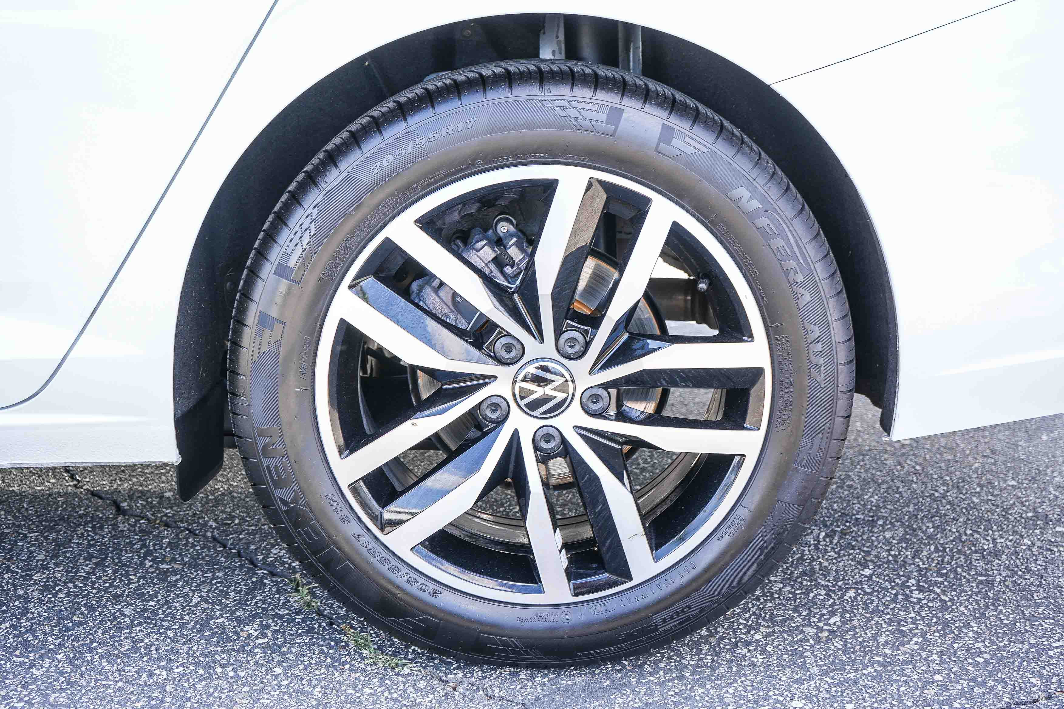 Used 2026 Volkswagen Jetta SE FWD image 12