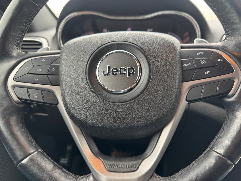 Used 2017 Jeep Grand Cherokee Altitude image 15