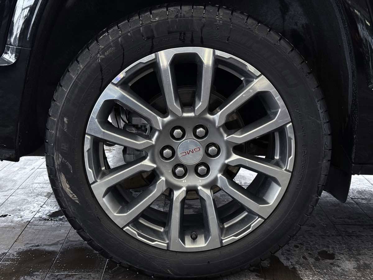 Used 2023 GMC Acadia Denali w/ Denali Ultimate Package AWD/4WD image 41