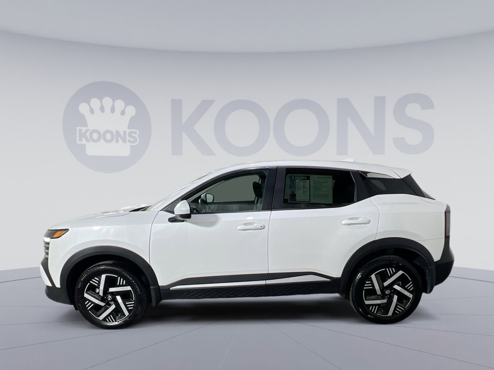Used 2025 Nissan Kicks SV image 2