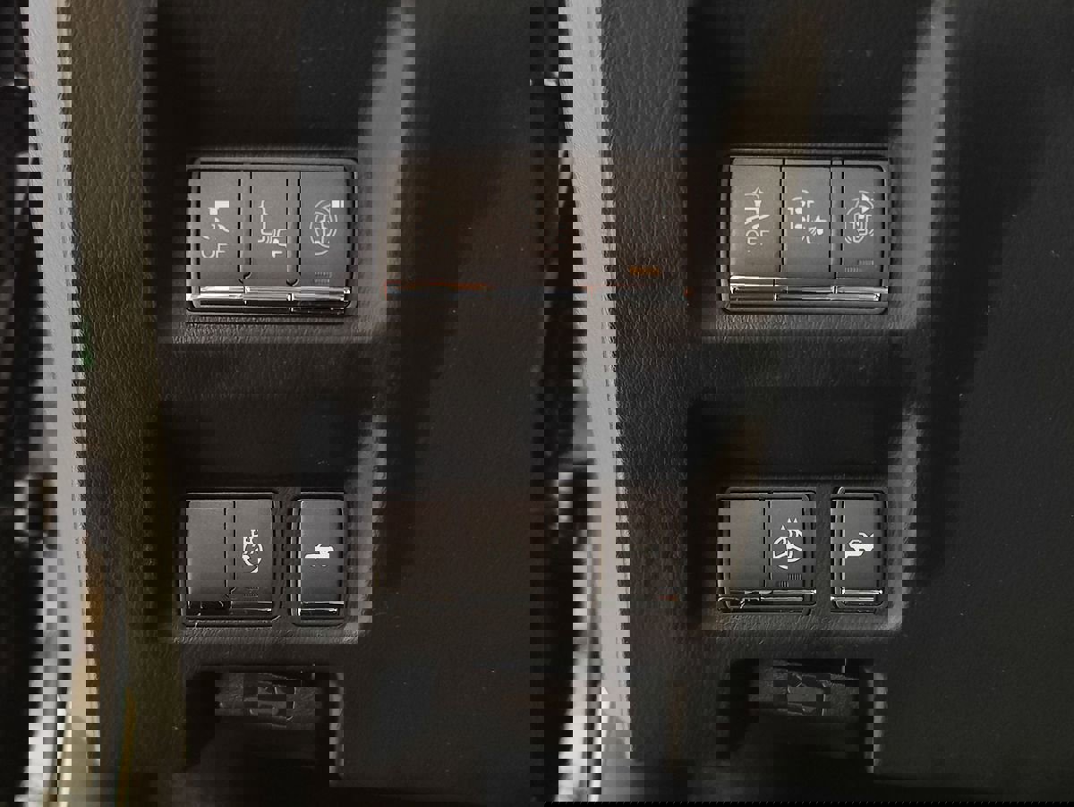 Used 2015 INFINITI Q70 L 3.7 w/ Technology Package image 28