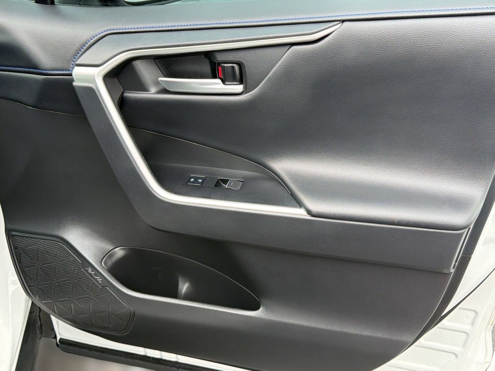 Used 2023 Toyota RAV4 XSE AWD/4WD image 33