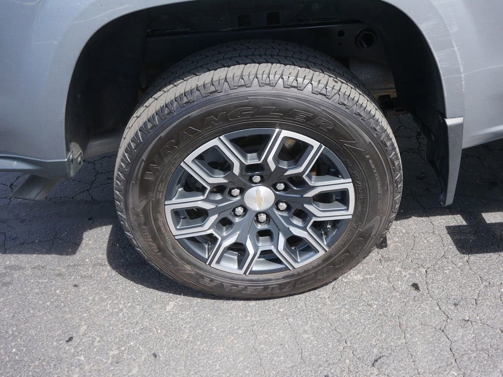 Certified 2024 Chevrolet Colorado LT w/ LT Convenience Package III AWD/4WD image 8