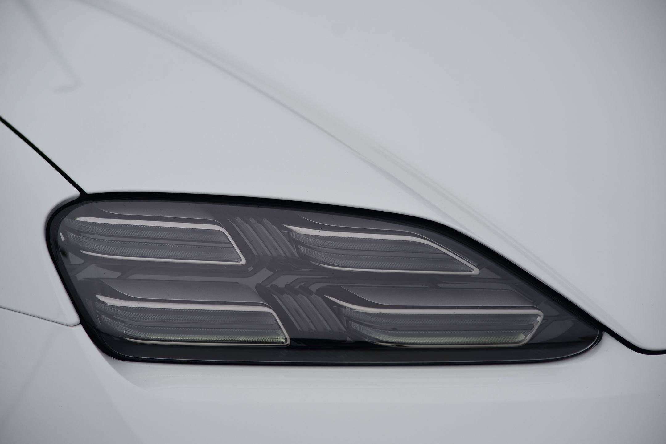 New 2025 Porsche Macan Electric RWD image 11