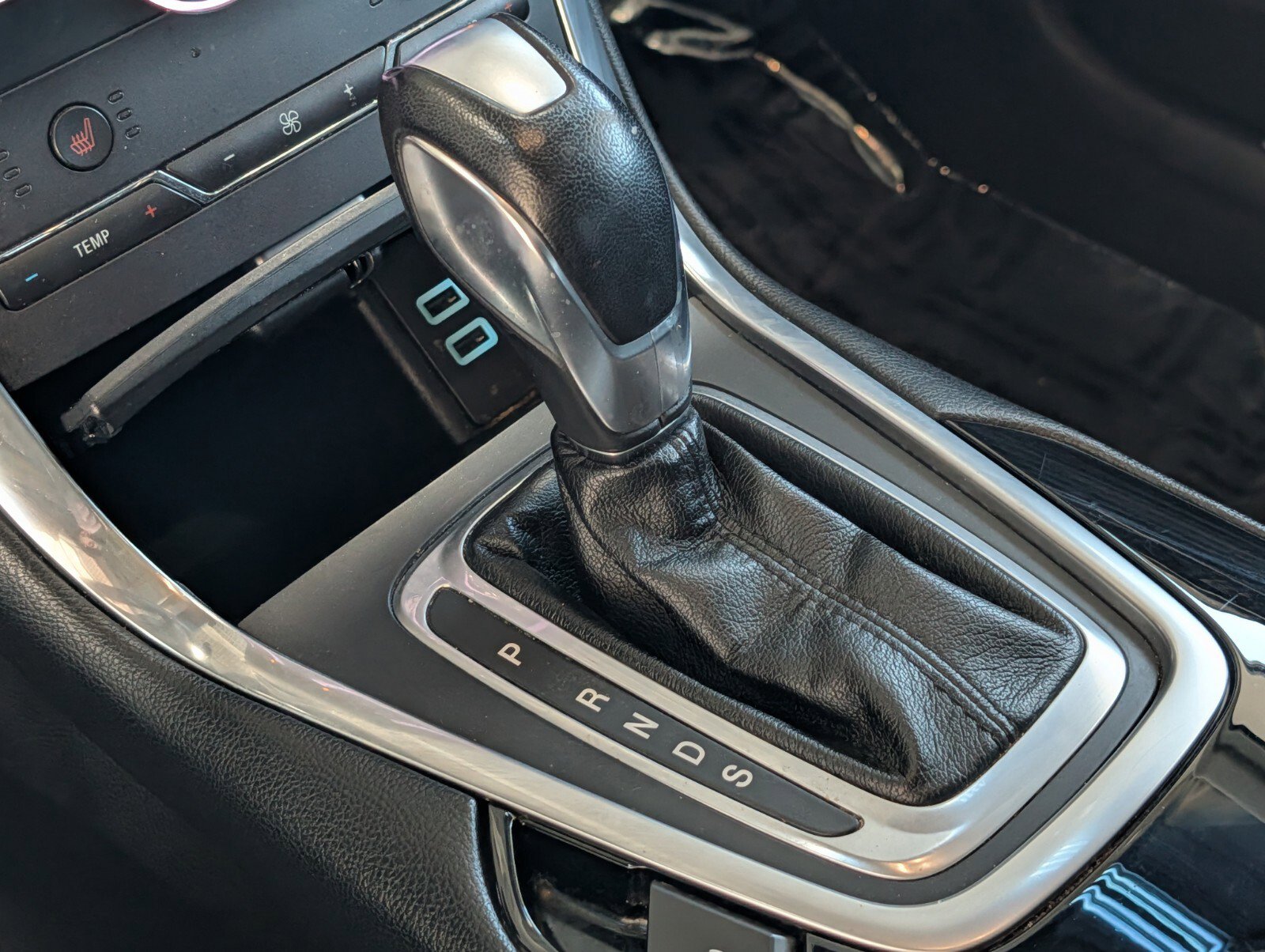 Used 2017 Ford Edge Titanium w/ Equipment Group 301A image 26