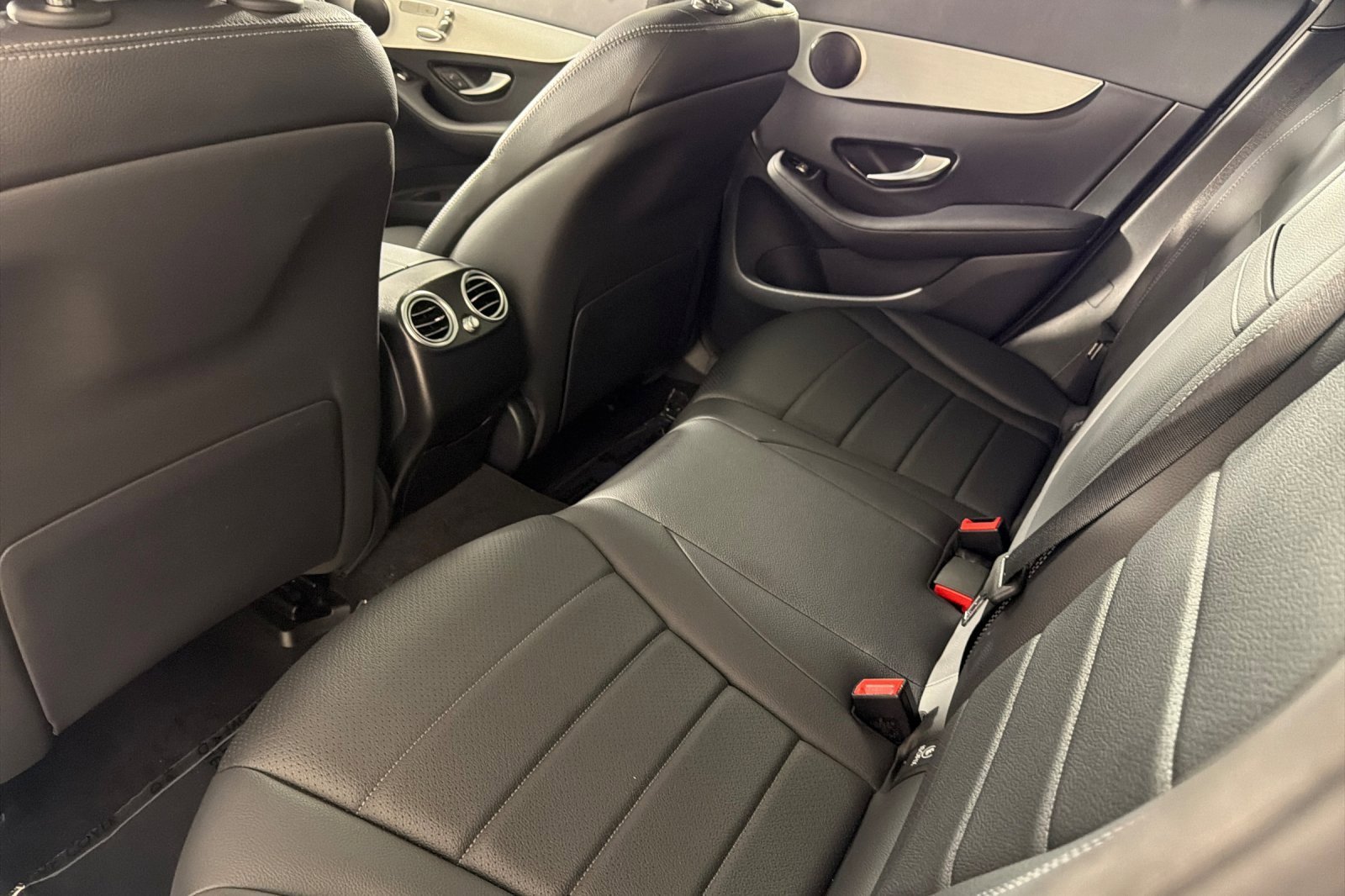 Used 2022 Mercedes-Benz GLC 300 w/ Premium Package Lite image 11