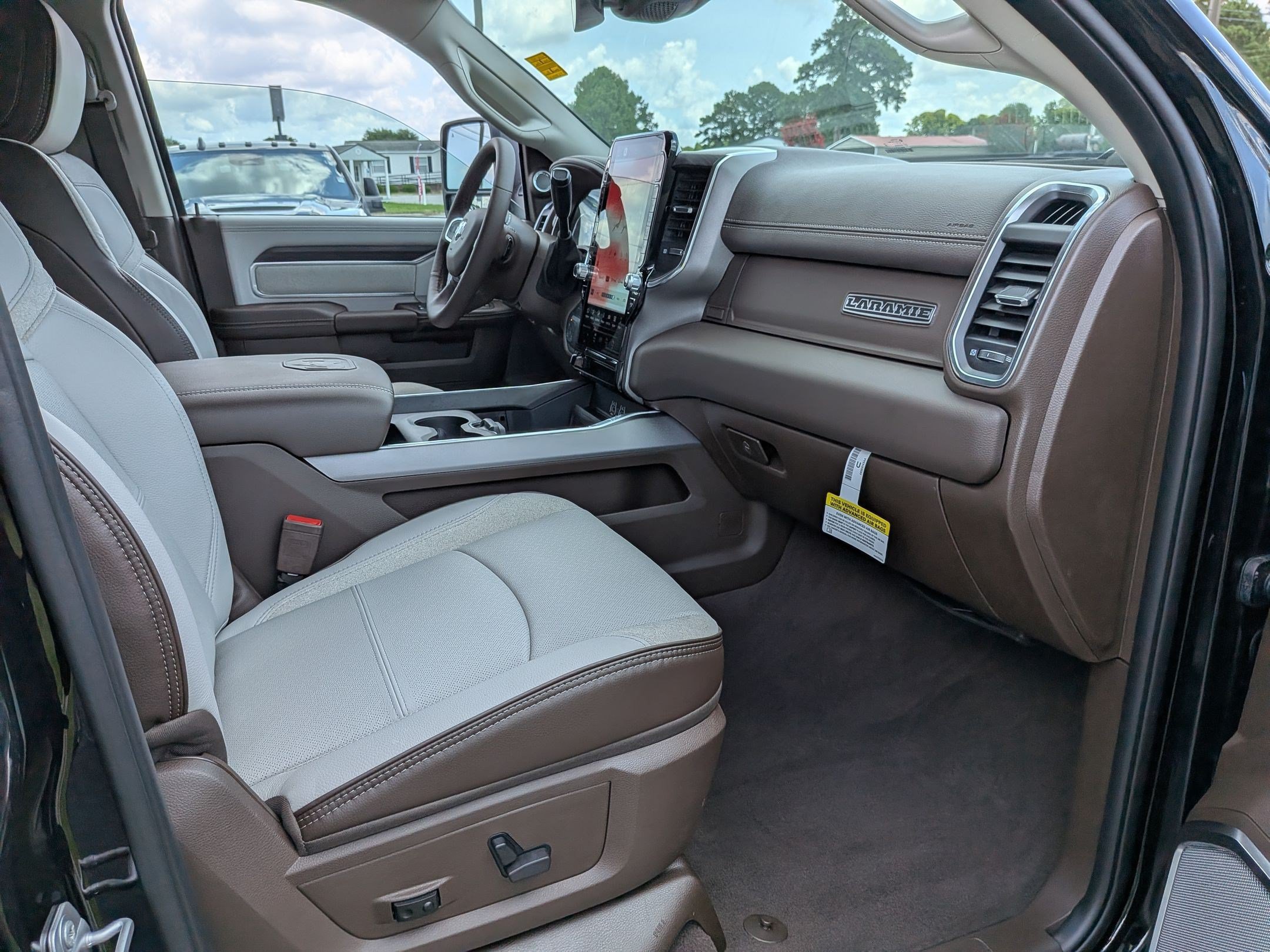 New 2026 RAM 2500 Laramie AWD/4WD image 20