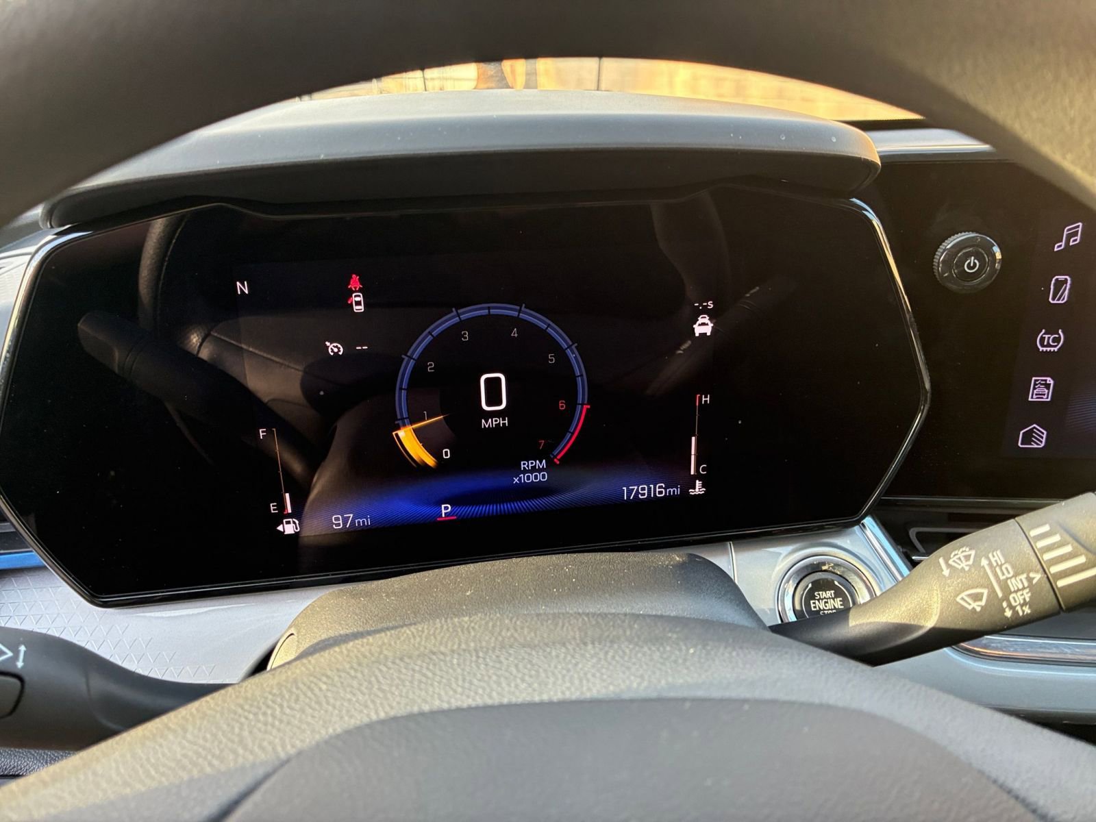 Used 2025 Chevrolet Trax LT image 40