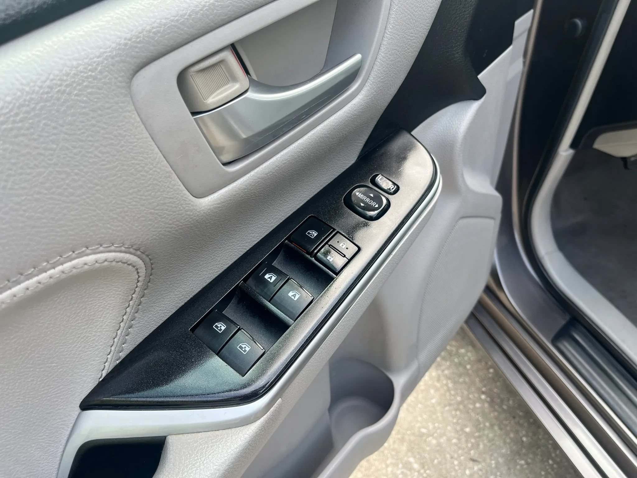 Used 2015 Toyota Camry XLE FWD image 12