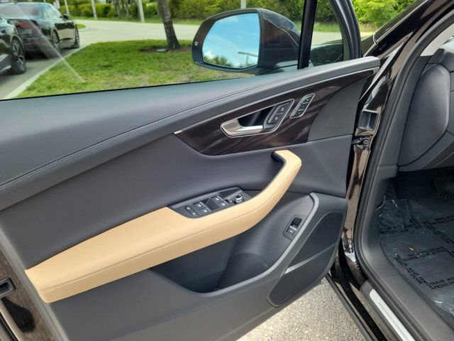 Certified 2025 Audi Q7 3.0T Prestige AWD/4WD image 18