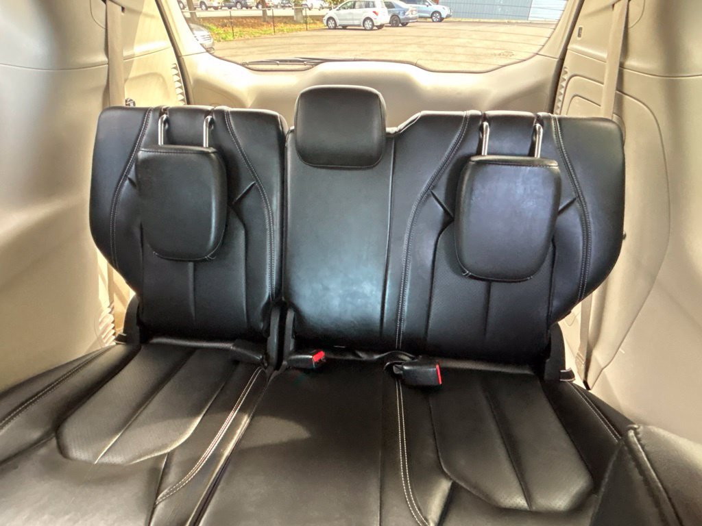 Used 2024 Chrysler Pacifica Limited FWD image 41
