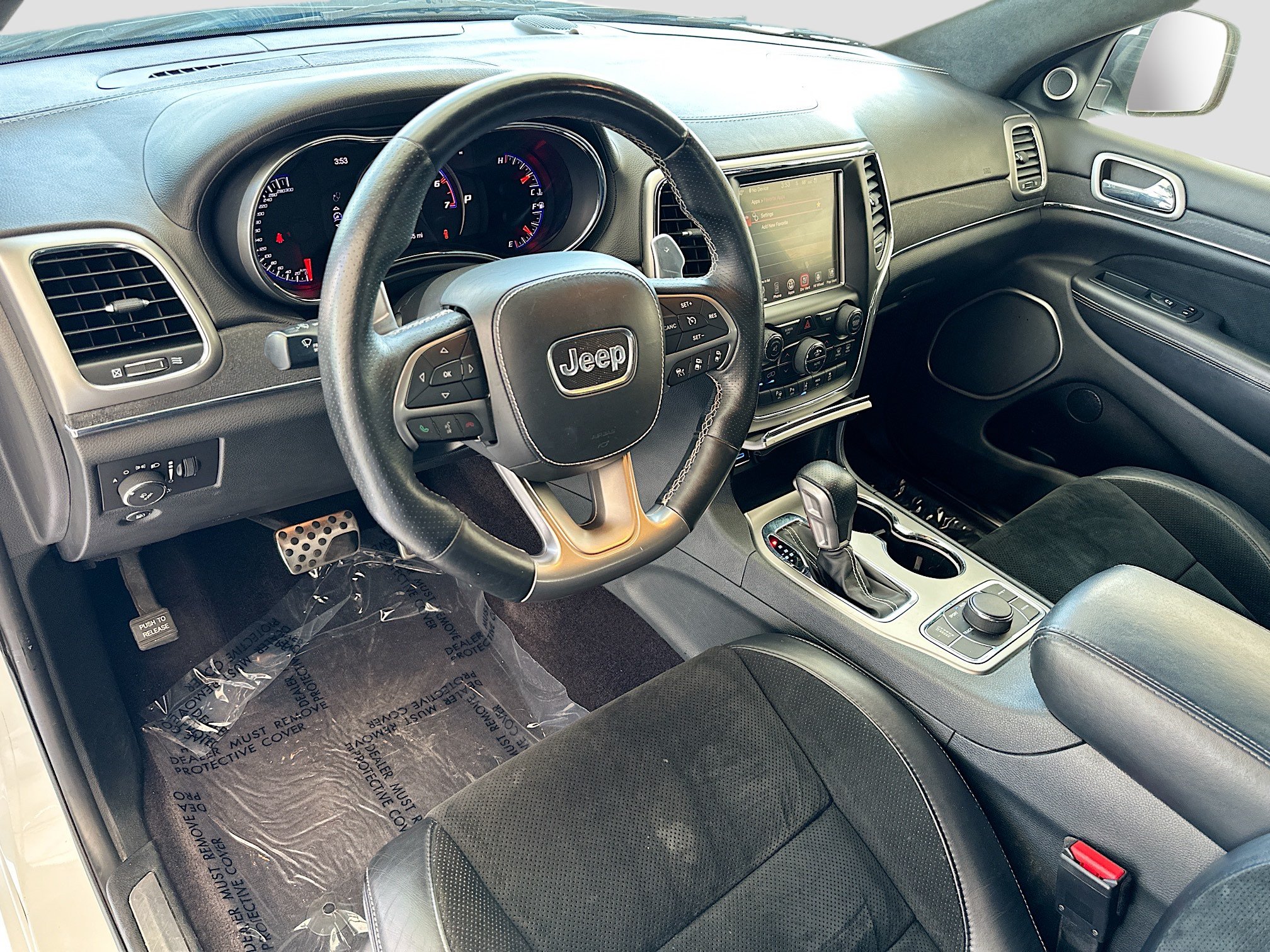 Used 2017 Jeep Grand Cherokee SRT AWD/4WD image 9