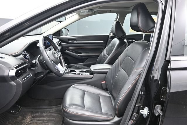 Used 2023 Nissan Altima 2.0 SR FWD image 8